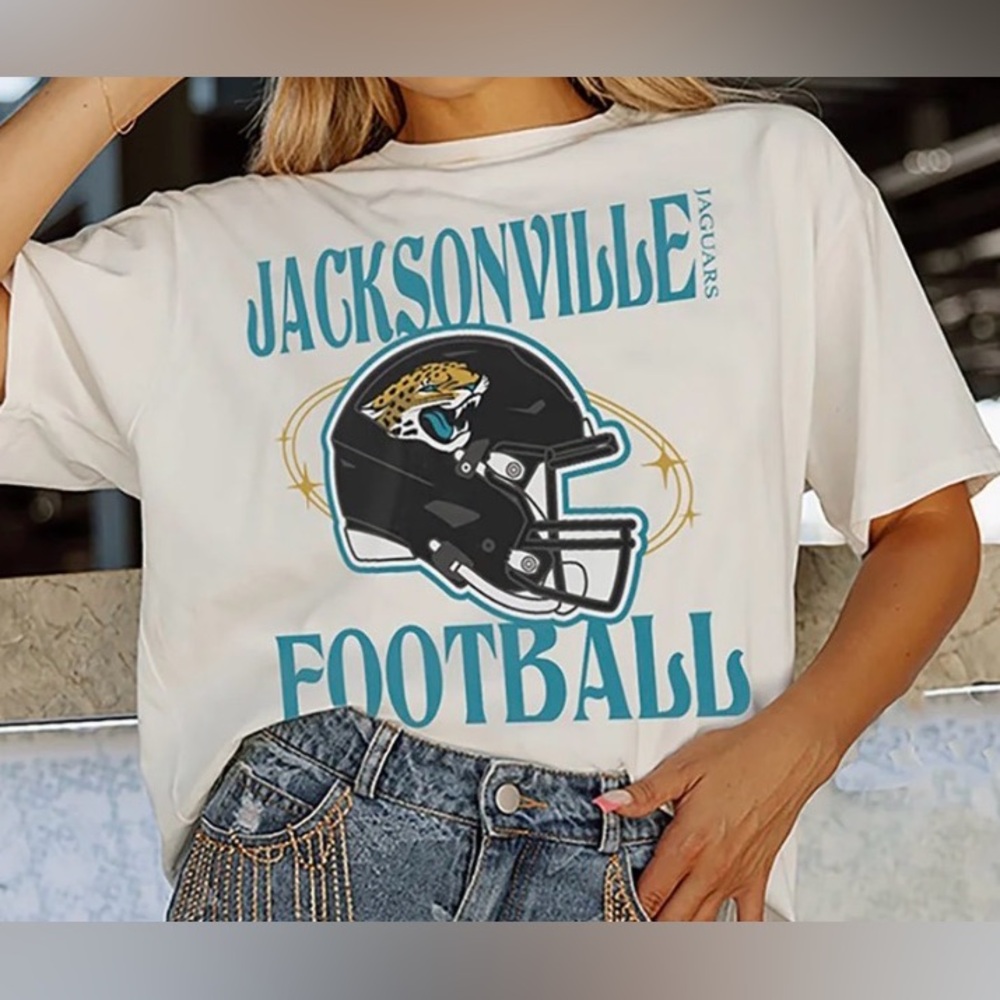 Jacksonville Jaguars Gameday
Couture Women's Victorious Vixen T-
Shirt - White